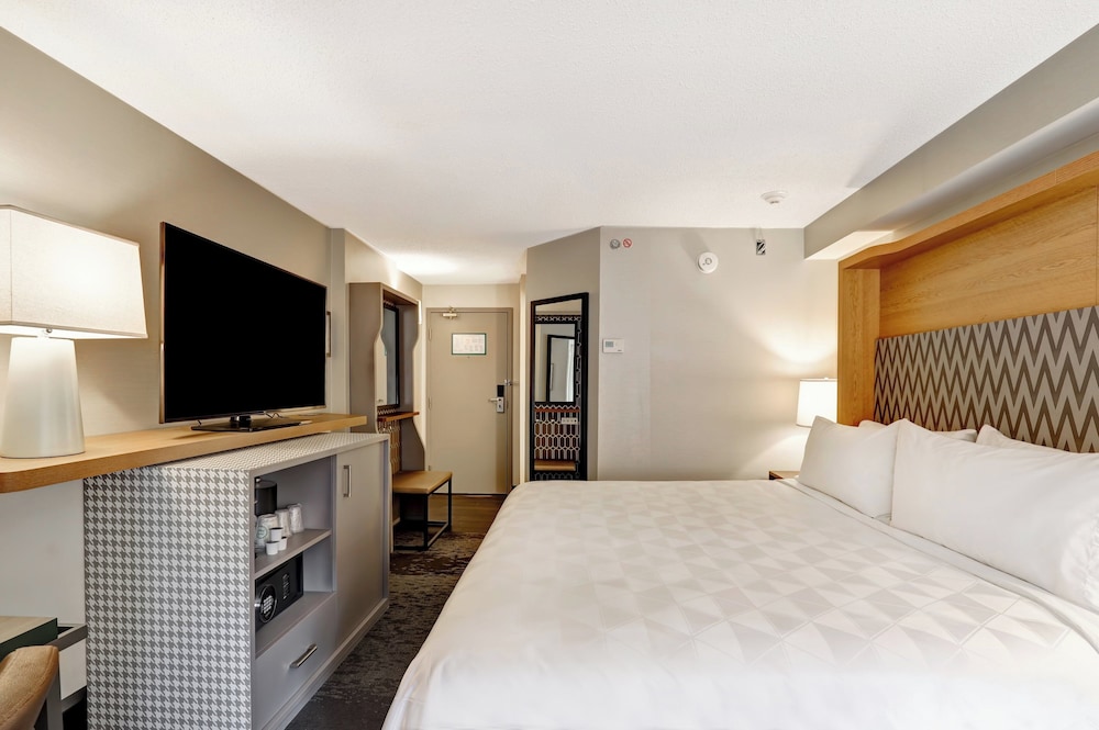 Standard, King Bed