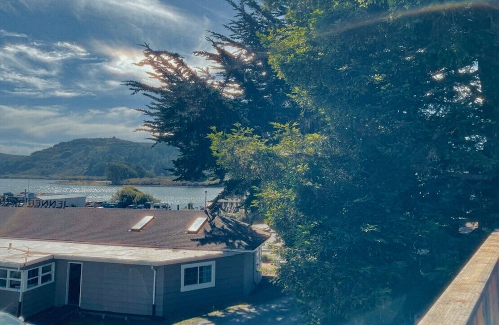 Jenner Inn 75/78