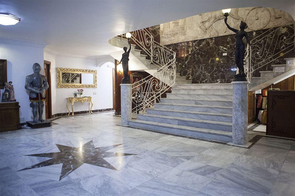 Hotel Antoyana 25/34