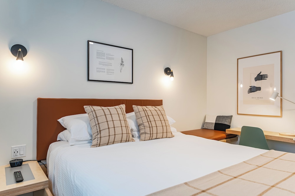 Room, Queen Bed