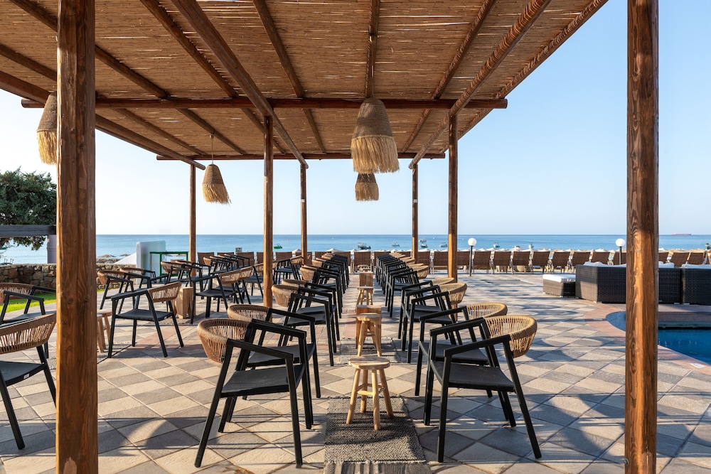 Costa Lindia Beach 30/47