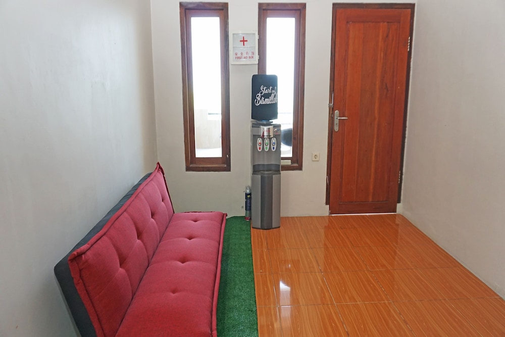 OYO 2860 The Castury Homestay Syariah 18/23
