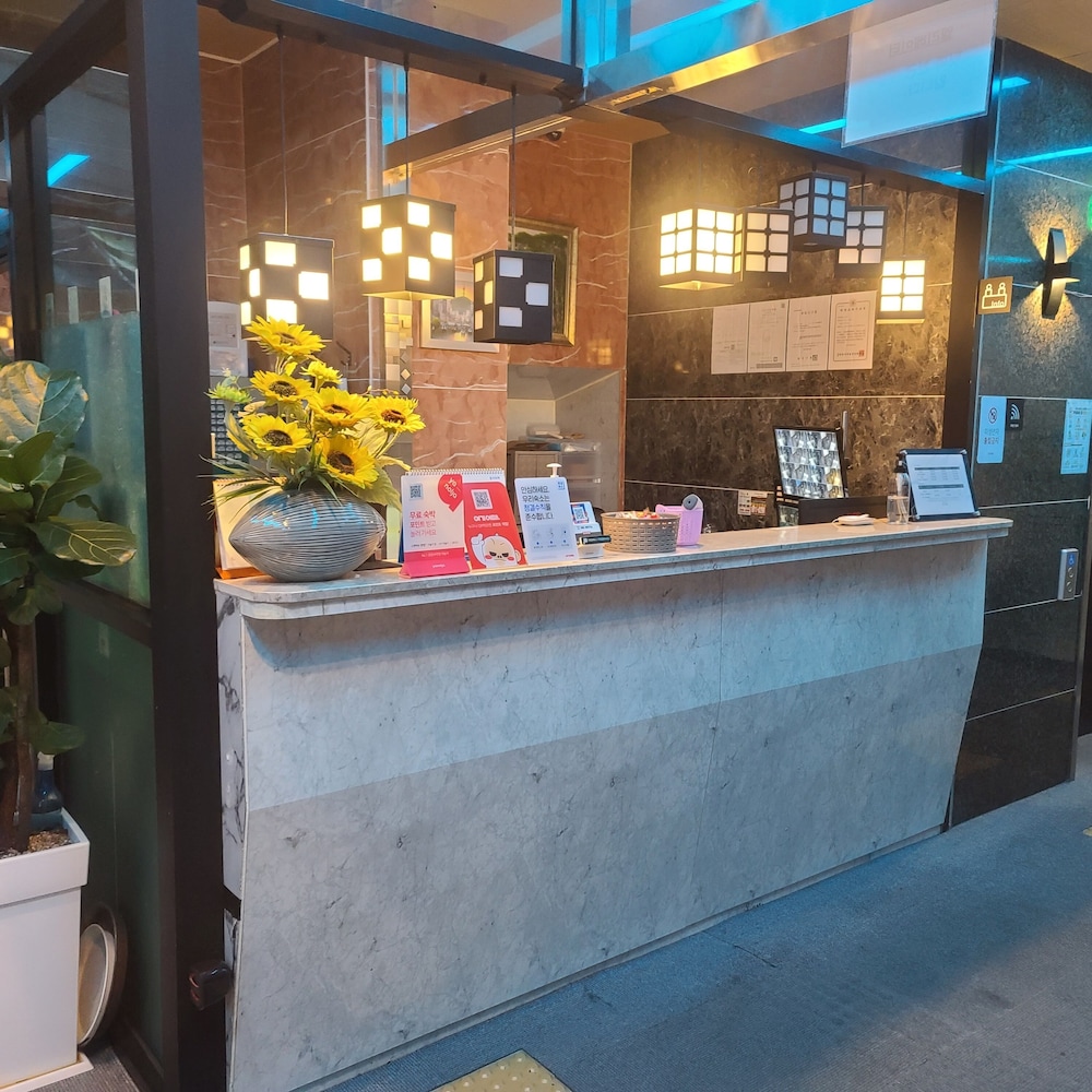 Mg Hotel 11/40