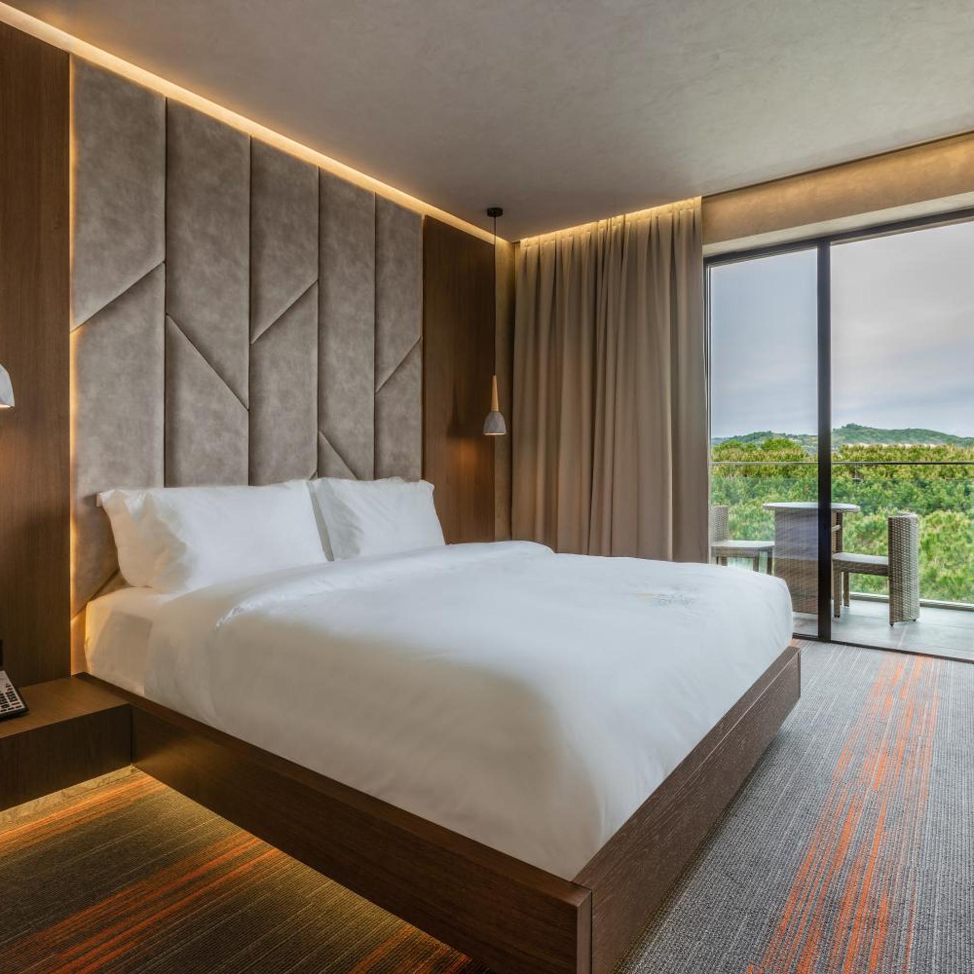 Pinea Hotel Resort & Spa 12/24