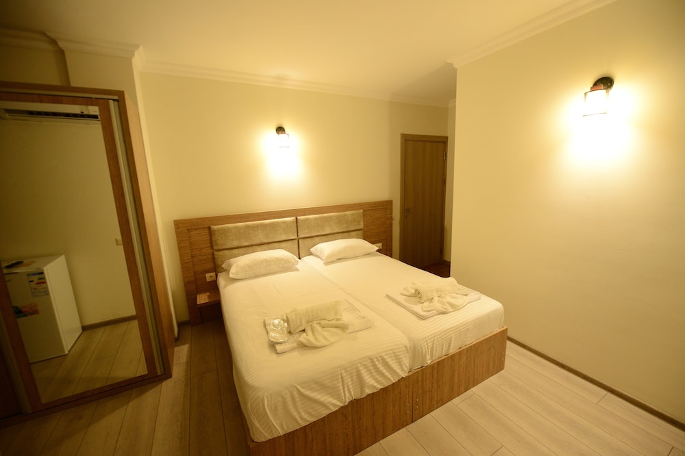 Hotel Aristocrat Batumi 14/34