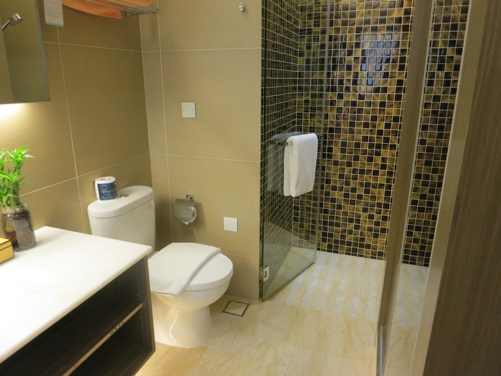 Dorsett Singapore 15/70