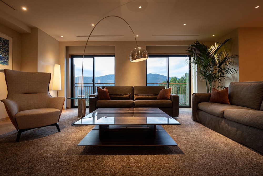 The Hiramatsu Hotels & Resorts Sengokuhara 32/48