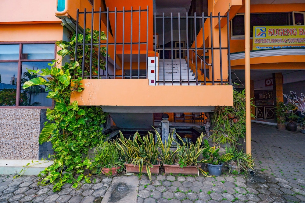 OYO 2855 Sartika Hotel Pati 4/42