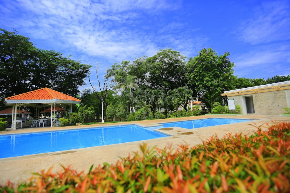 Subic Bay Peninsular Hotel 35/58