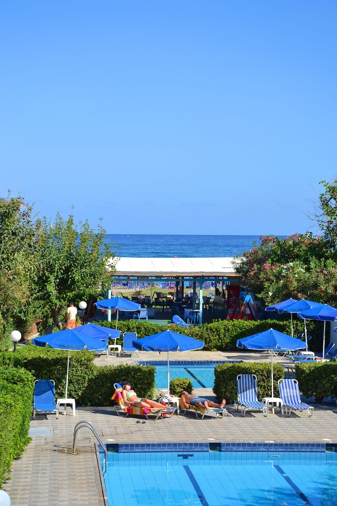 Galeana Beach Hotel 26/28