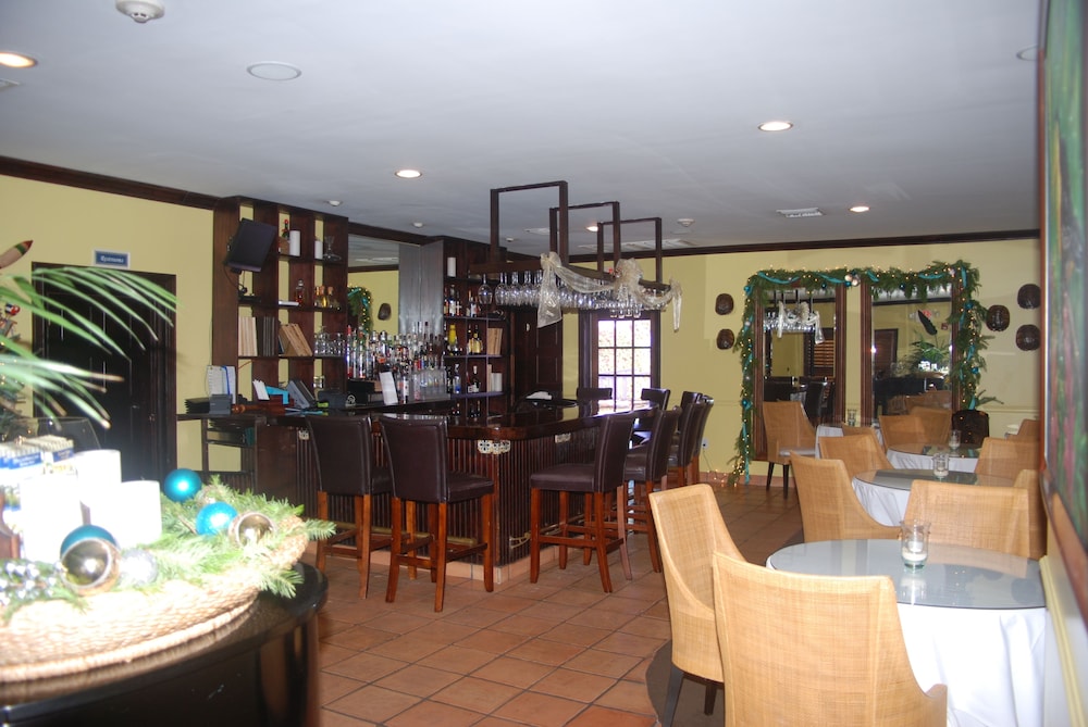 The Caribbean Court Boutique Hotel 62/83