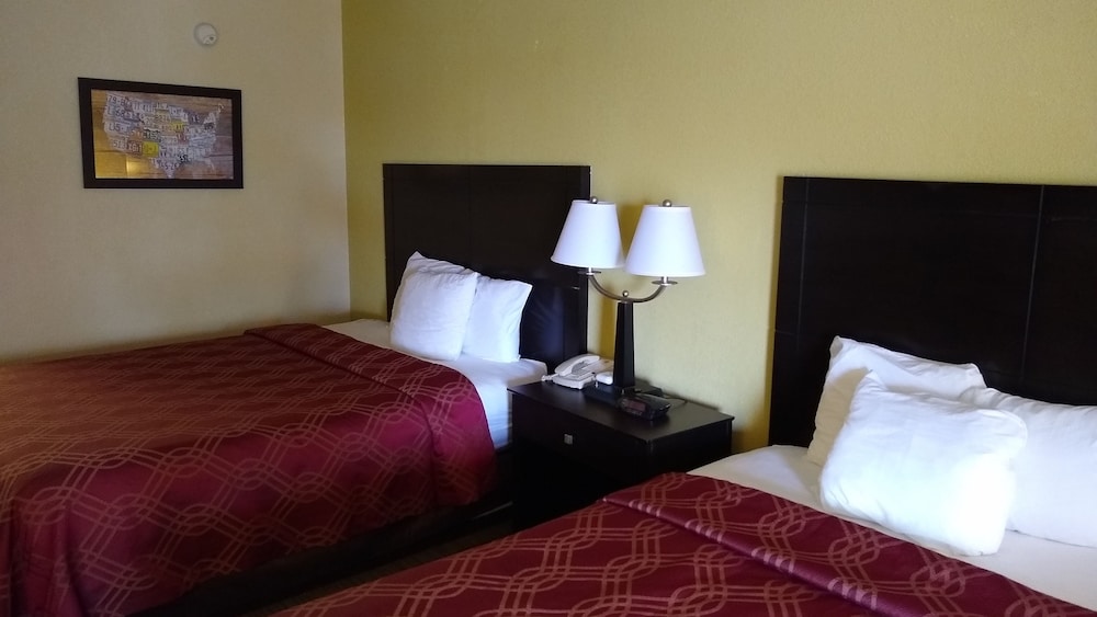 Econo Lodge Inn & Suites West - Energy Corridor 12/43