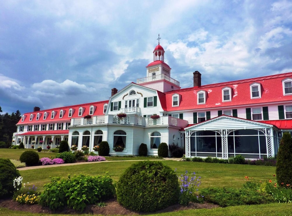 Tadoussac Hotel Seasonal Hotel 69/72