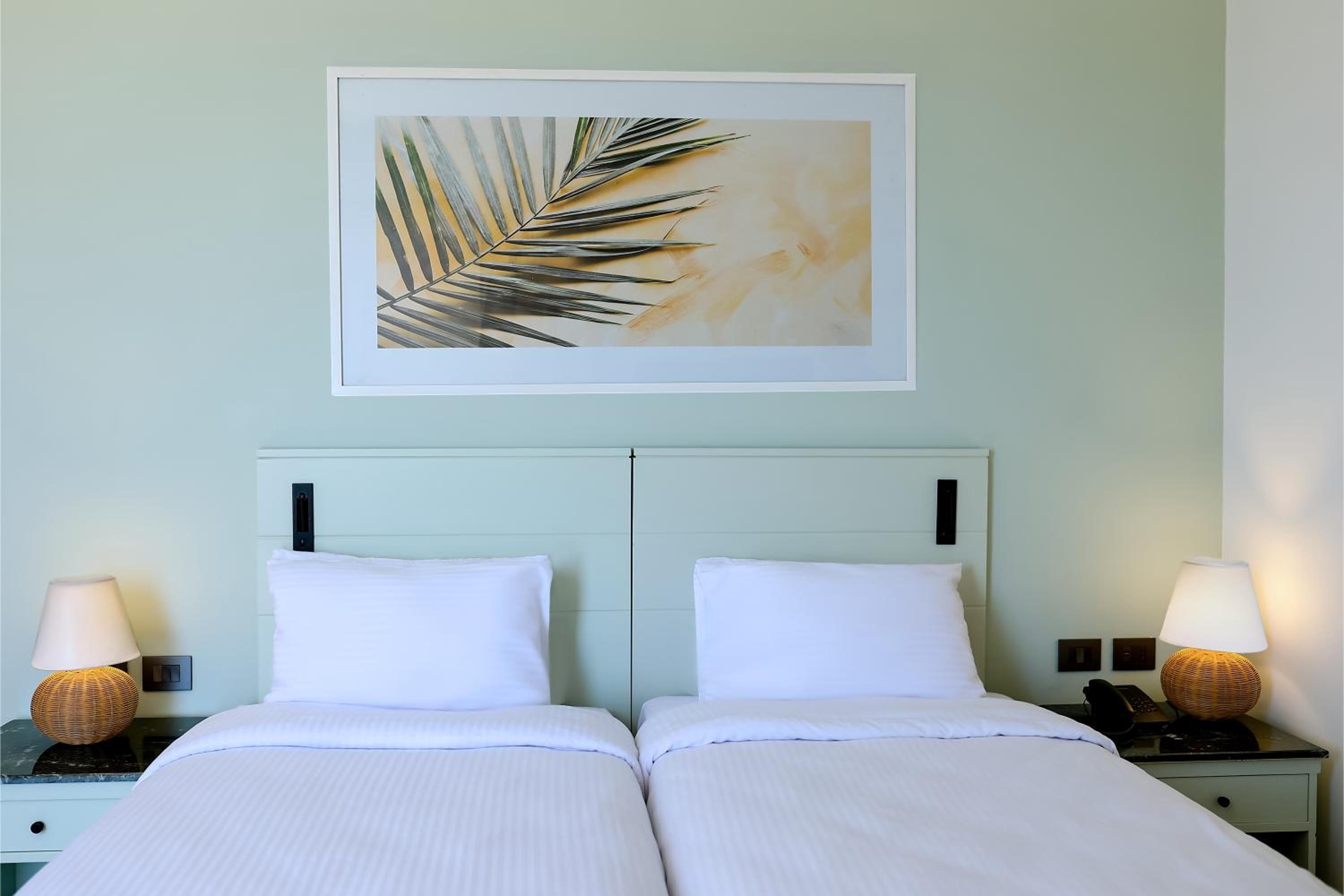 Double Superior Room with Front Sea View