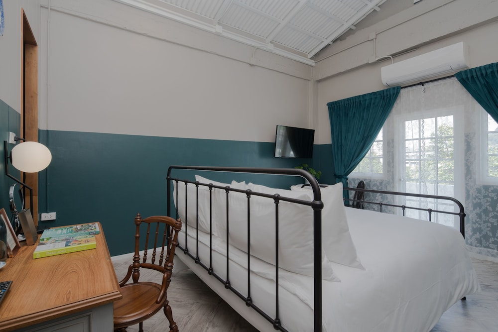 Blu Monkey Boutique Phuket Town 24/50