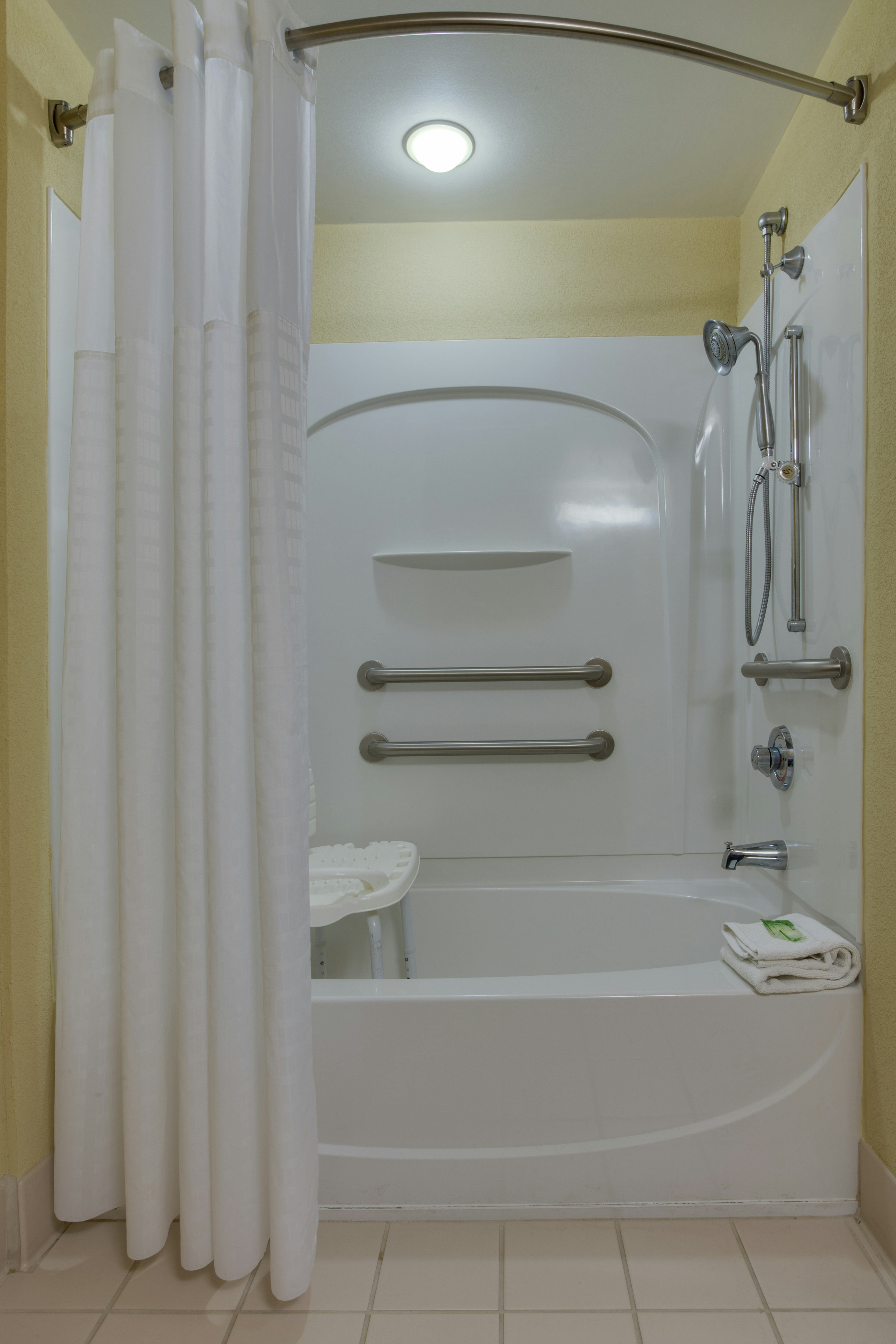 Holiday Inn Express Hotel & Suites Sebring 71/73
