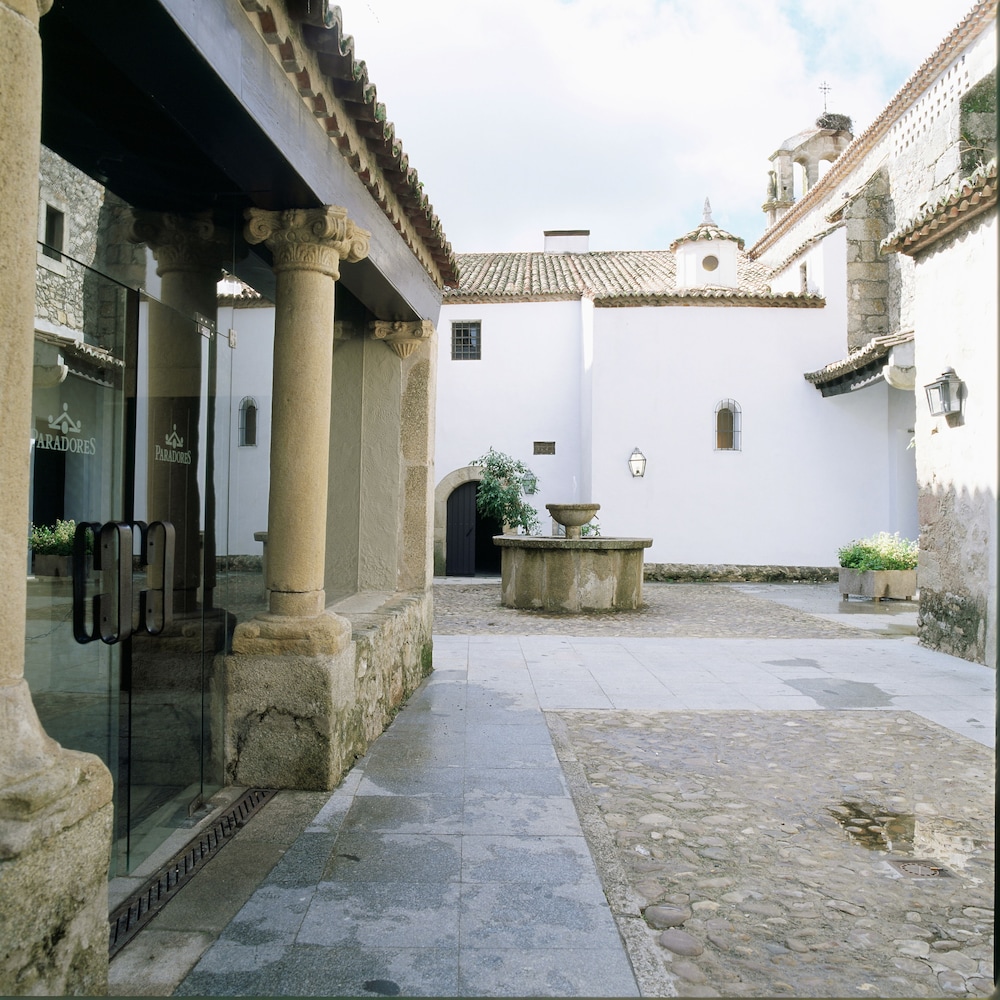 Parador De Trujillo 48/53