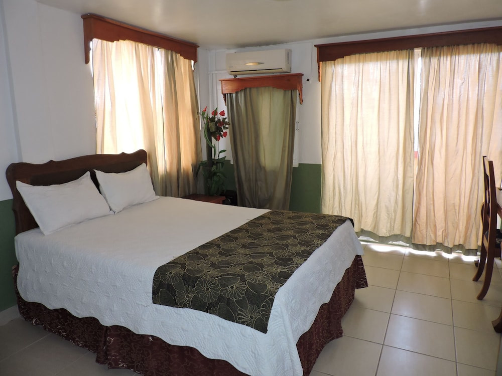 Spindrift Hotel 29/75