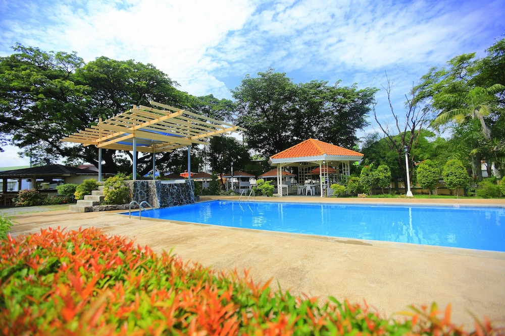 Subic Bay Peninsular Hotel 54/58