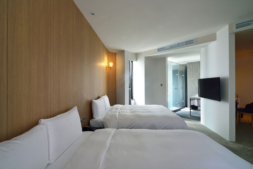 Deluxe, 2 Double Beds, King Bed