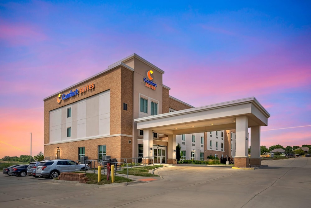 Comfort Suites West Omaha, NE 45/50