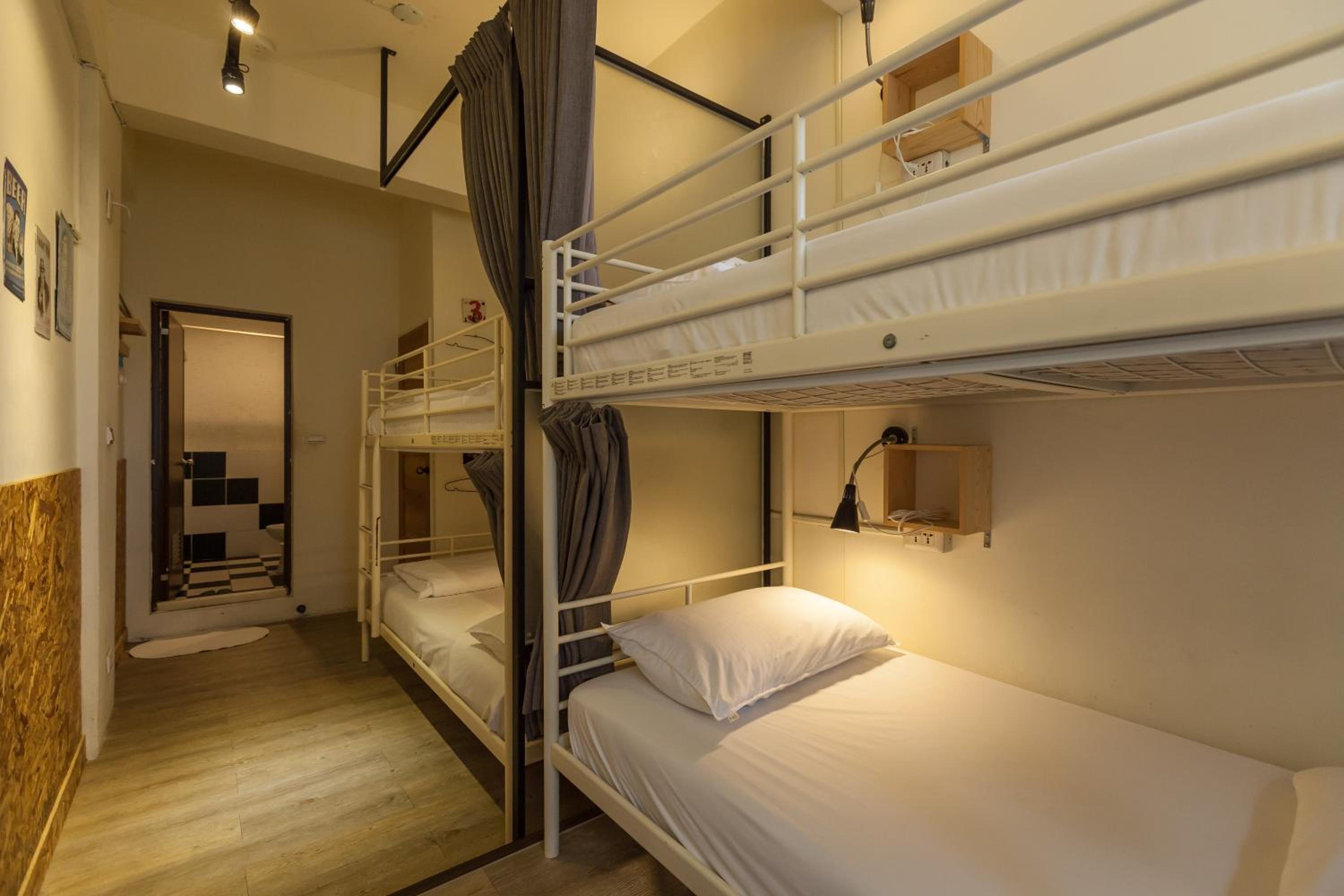 Room, Quadruple, 2 Bunk Beds, Private Bathroom