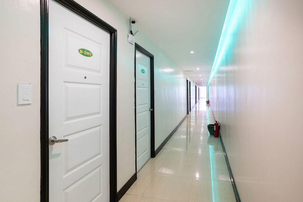 OYO 195 Ranchotel Binan 10/17