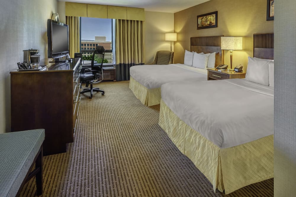 Hilton Philadelphia Airport 20/73