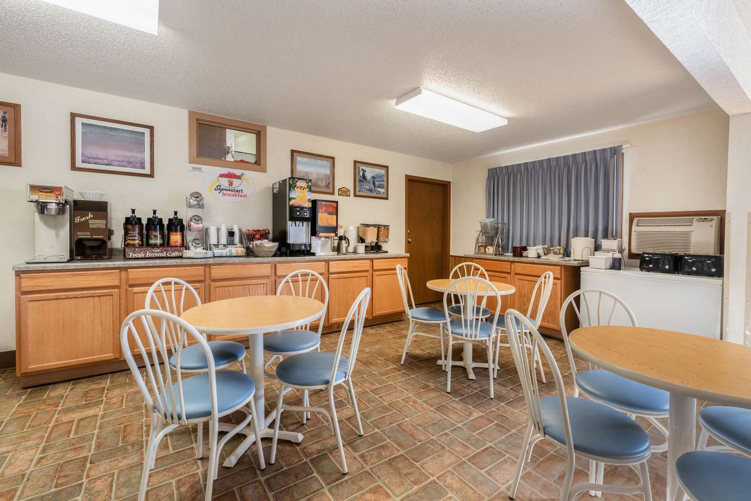 Super 8 by Wyndham Hill City/Mt Rushmore/ Area 16/23