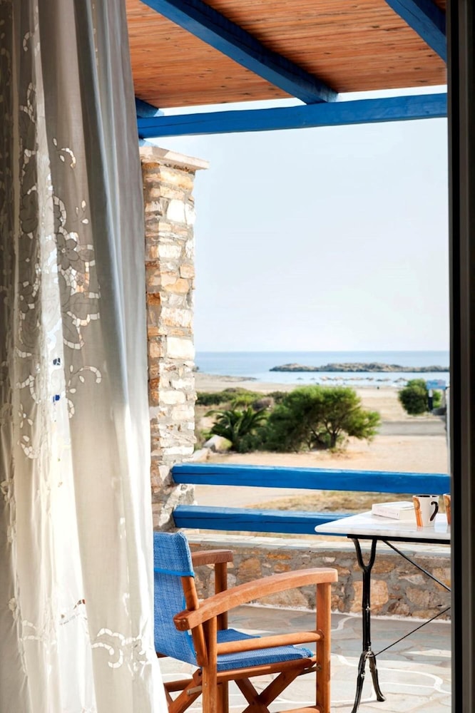Dimitris Rooms 25/33
