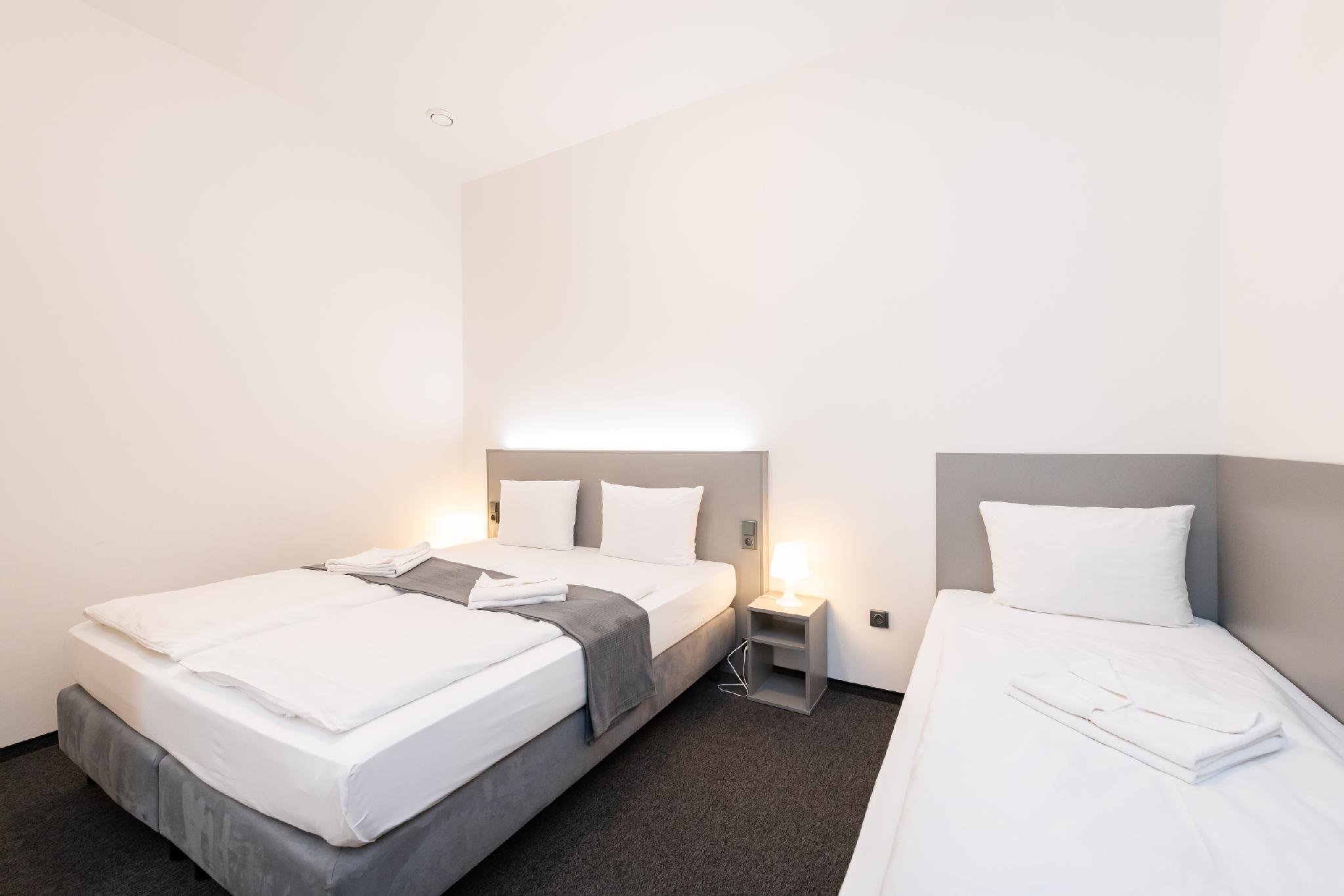 Room, Triple, 1 Double and 1 Single Bed, No Window