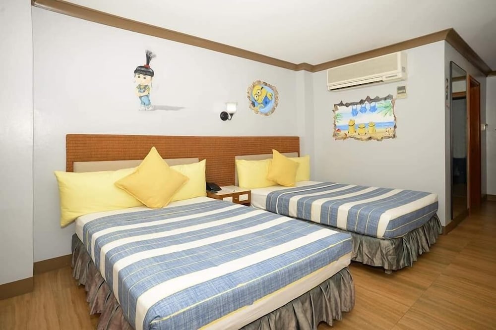 Golden Pine Hotel 13/41