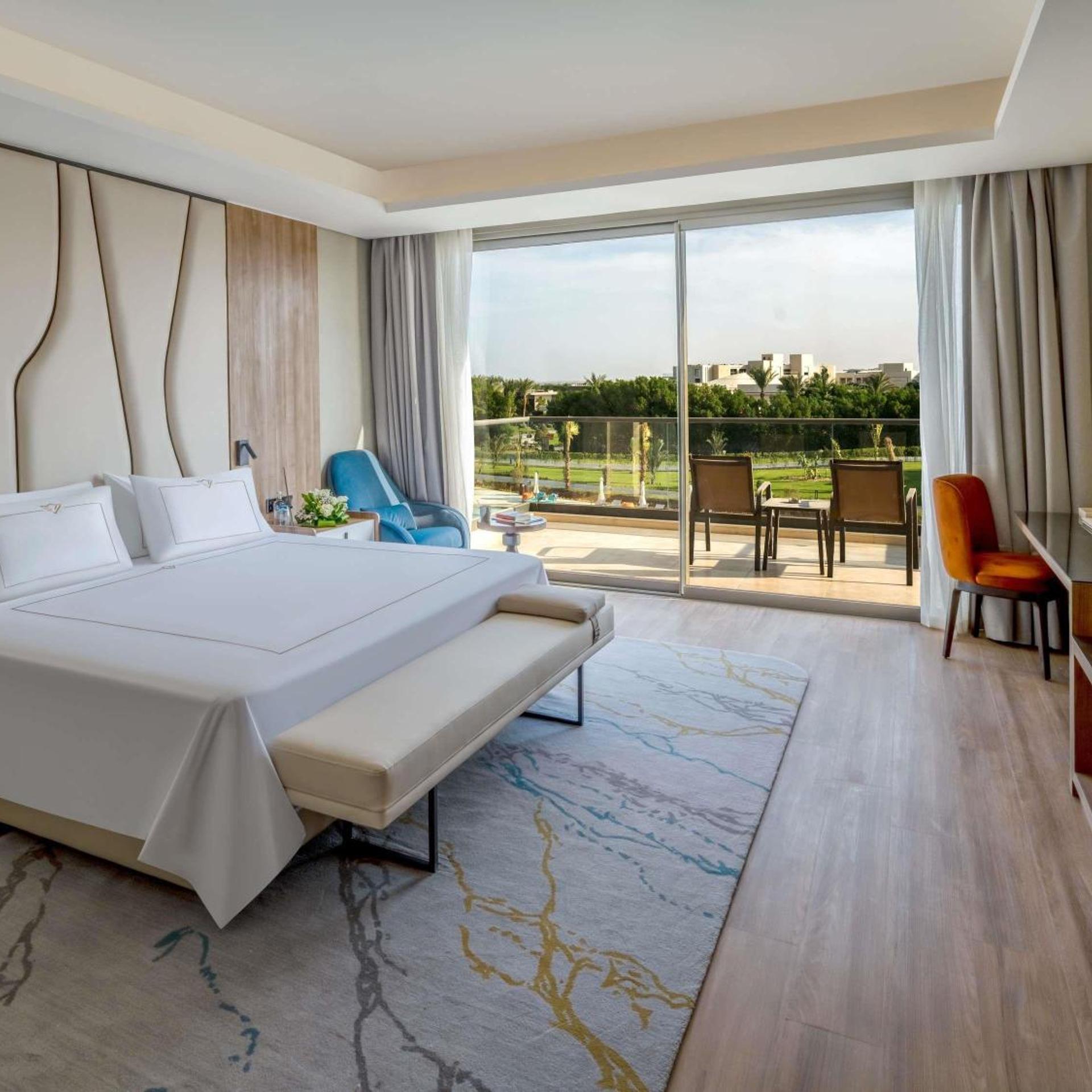 1 Bedroom, Skyline, Suite, King Bed, Private Infinity Pool