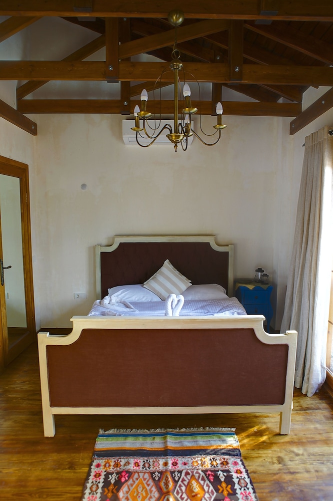 Ibri Boutique Hotel 10/35