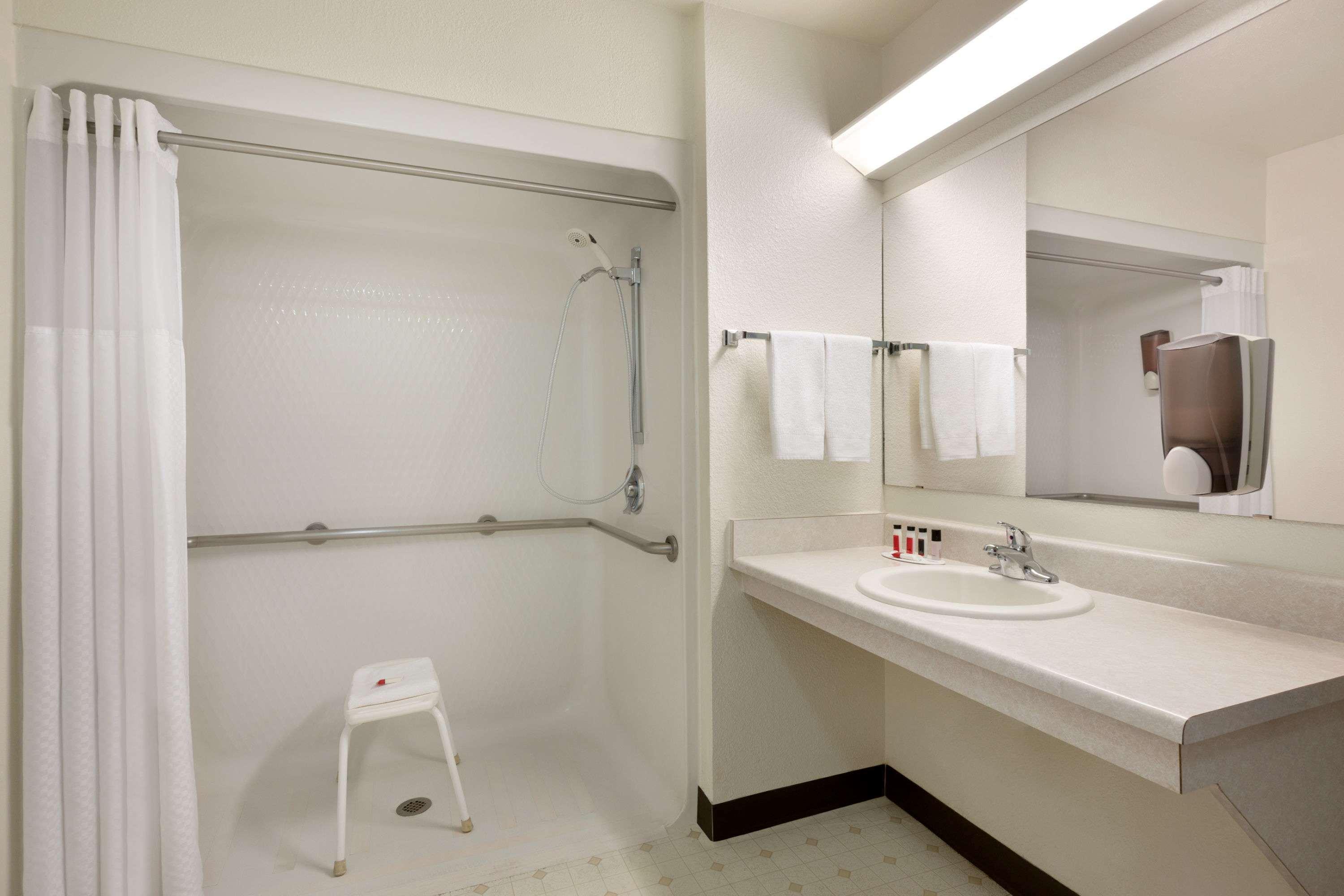 Travelodge by Wyndham Belen 30/30
