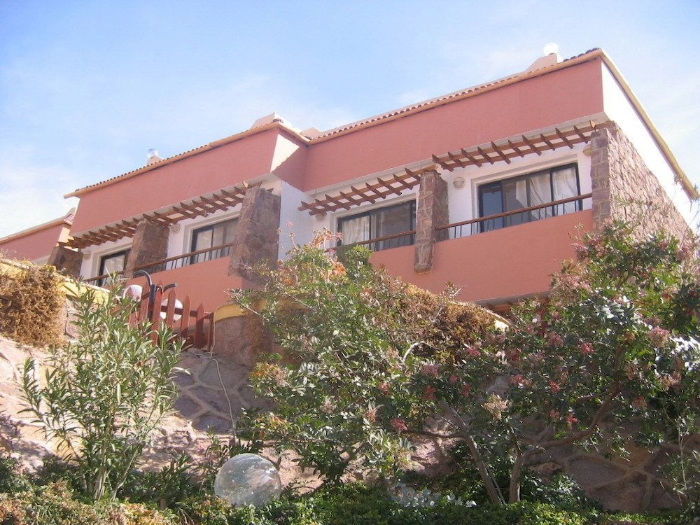 Catherine Plaza 3/48