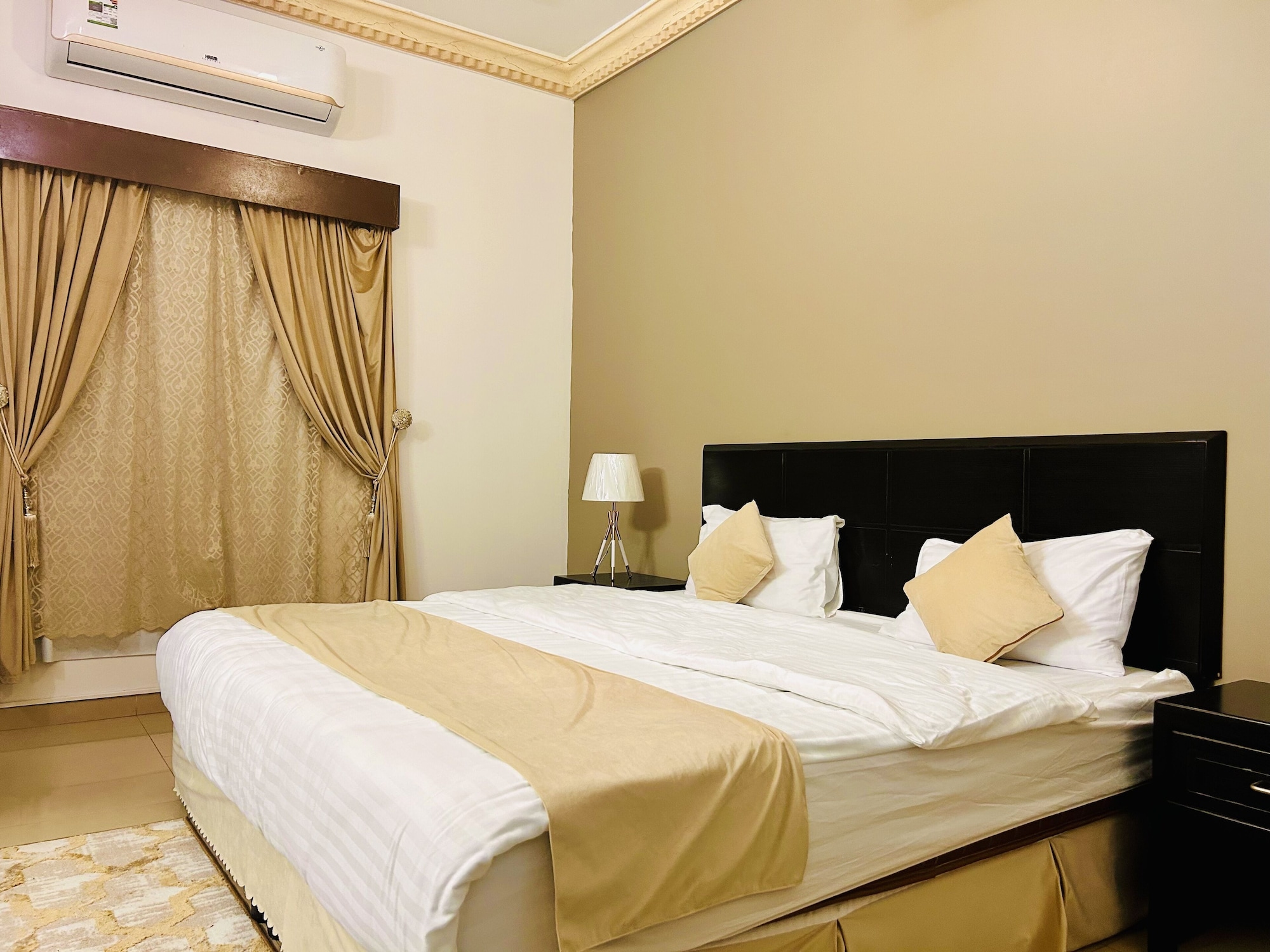 COMFORT, SUITE