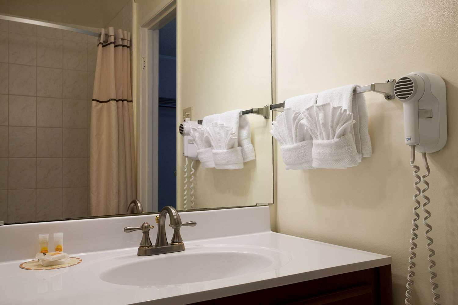 Days Inn by Wyndham San Diego/Downtown/Convention Center 29/30