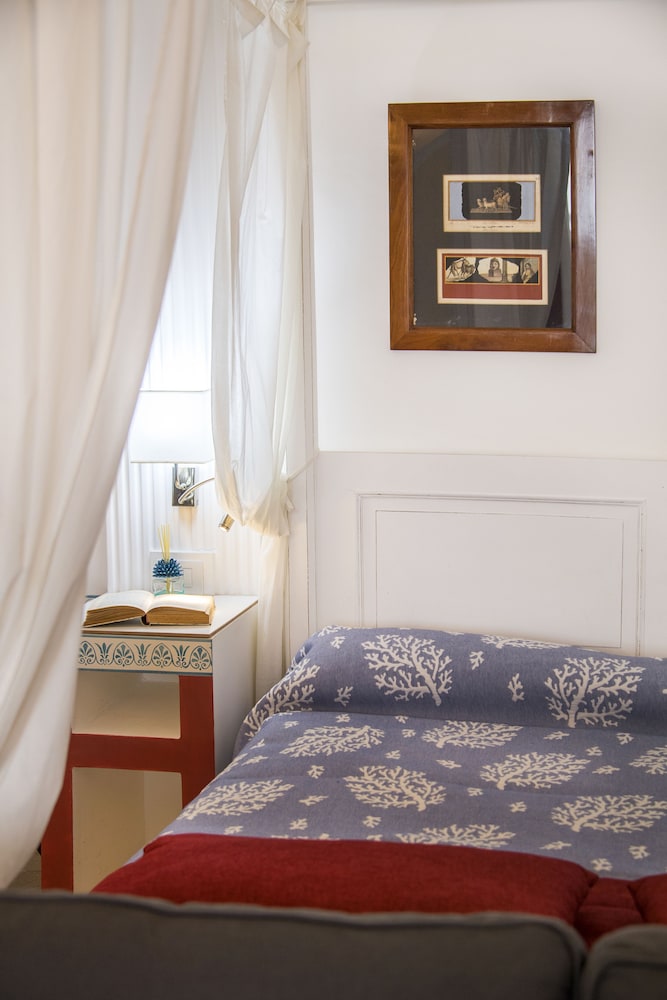 1 BEDROOM, DELUXE, STUDIO, SUITE, COURTYARD VIEW