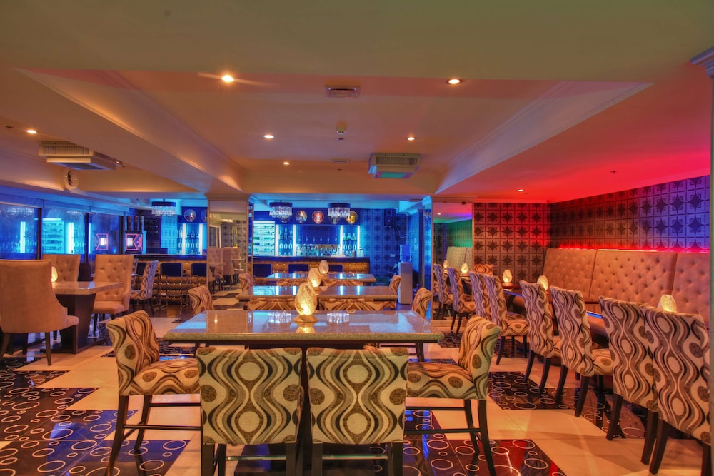 Le Monet Hotel 44/52