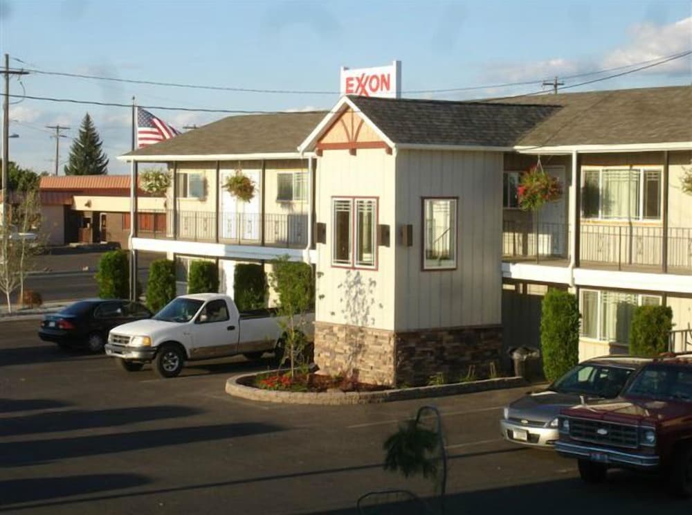 Gateway Inn 69/79
