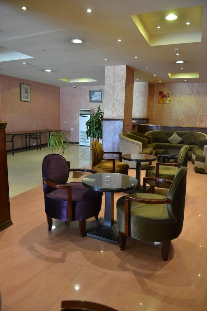 بنايه خليفه(Khalifa Tower Hotel Apartments) 64/69