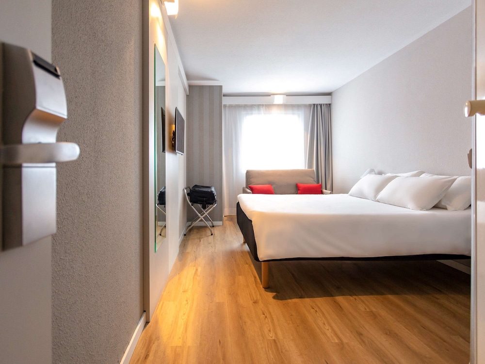 IBIS VALENCIA ALFAFAR 19/73