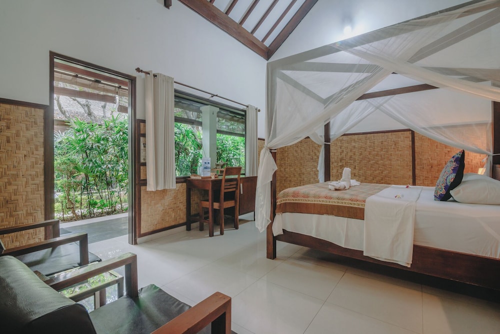 Frangipani Beach Villa 27/68