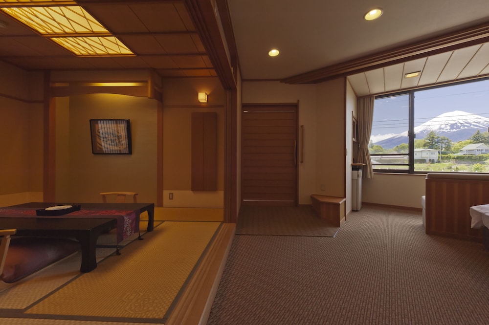 Ooike Hotel 35/50