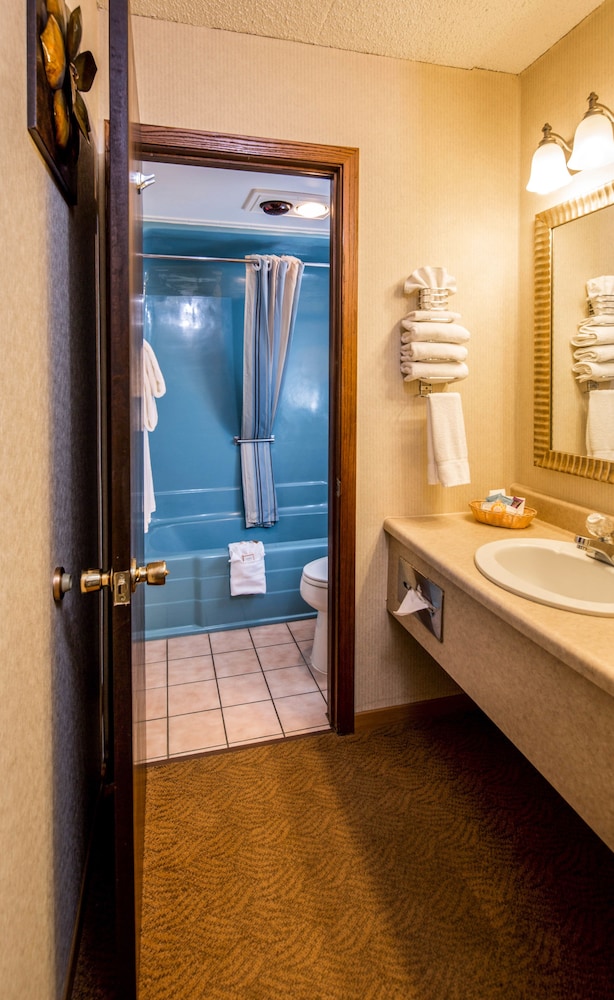 Foothills Inn 8/22