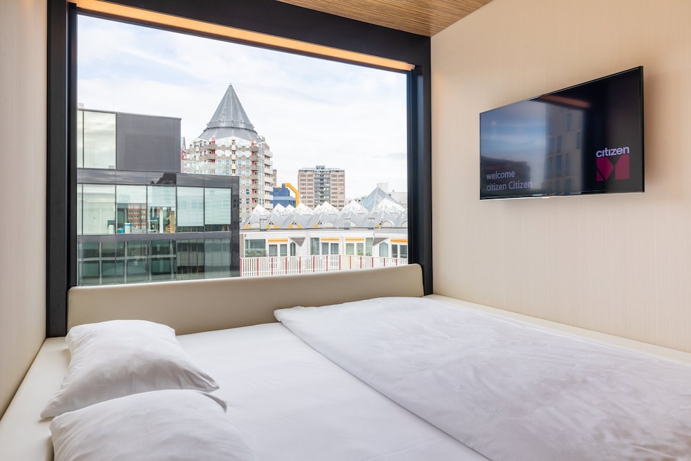 ROOM, KING BED