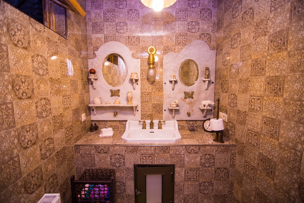 Bloom Boutique Hotel 49/50