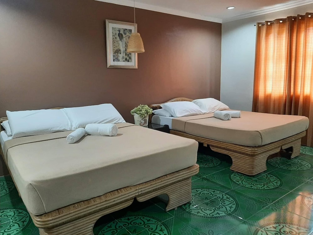 FAMILY, QUADRUPLE, 2 QUEEN BEDS, SEA VIEW