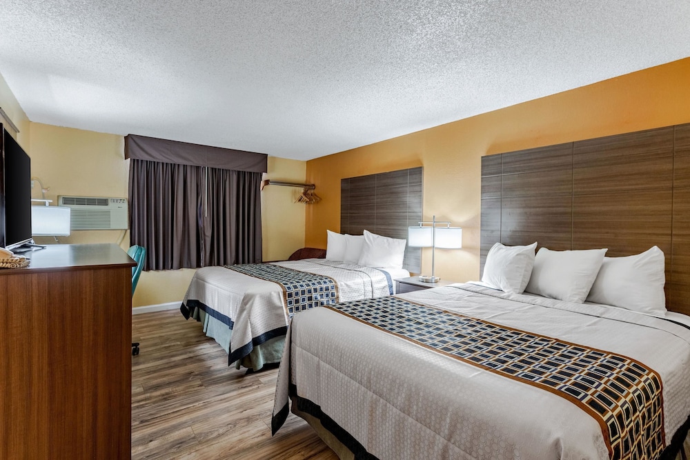 Rodeway Inn Farmingtonn, NM 17/41